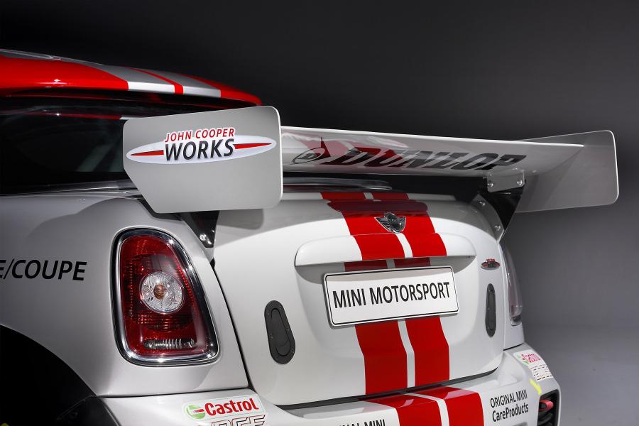  Mini Coupe JCW Endurance 2011 года  (фото 7 из 11)